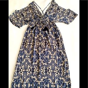 beach dress in polyester fabric,size M,embroidered